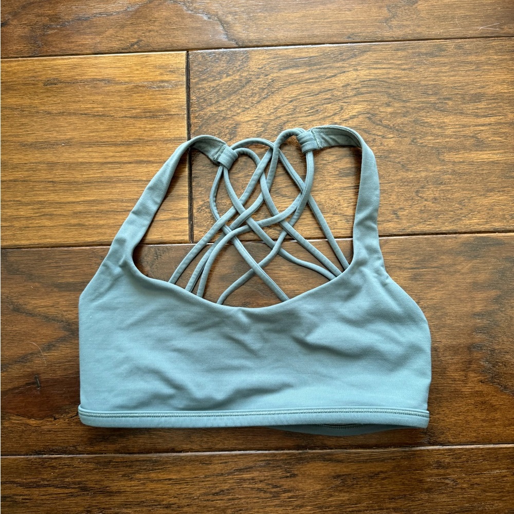 Lululemon free to be sports bra